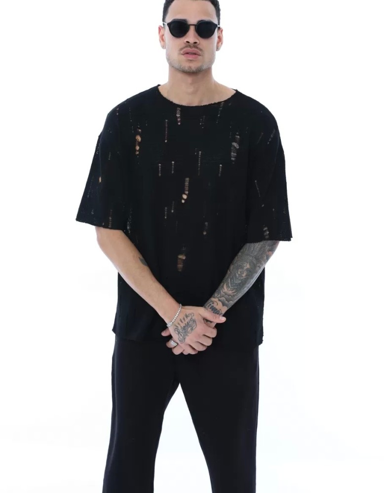 OVERSIZE YIRTIK DETAYLI T-SHIRT OVERSIZE YIRTIK DETAYLI T-SHIRT