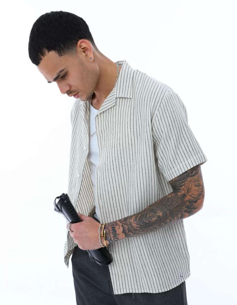 OVERSIZE İNCE ÇİZGİLİ GÖMLEK OVERSIZE İNCE ÇİZGİLİ GÖMLEK