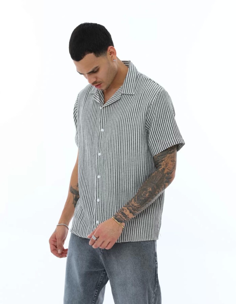 OVERSIZE KALIN ÇİZGİLİ KISA KOLLU GÖMLEK OVERSIZE KALIN ÇİZGİLİ KISA KOLLU GÖMLEK