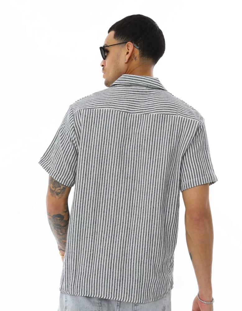 OVERSIZE KALIN ÇİZGİLİ KISA KOLLU GÖMLEK OVERSIZE KALIN ÇİZGİLİ KISA KOLLU GÖMLEK