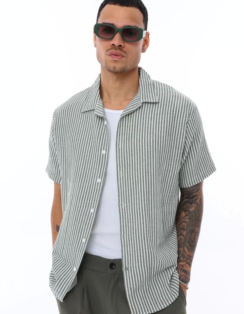 OVERSIZE KALIN ÇİZGİLİ KISA KOLLU GÖMLEK OVERSIZE KALIN ÇİZGİLİ KISA KOLLU GÖMLEK