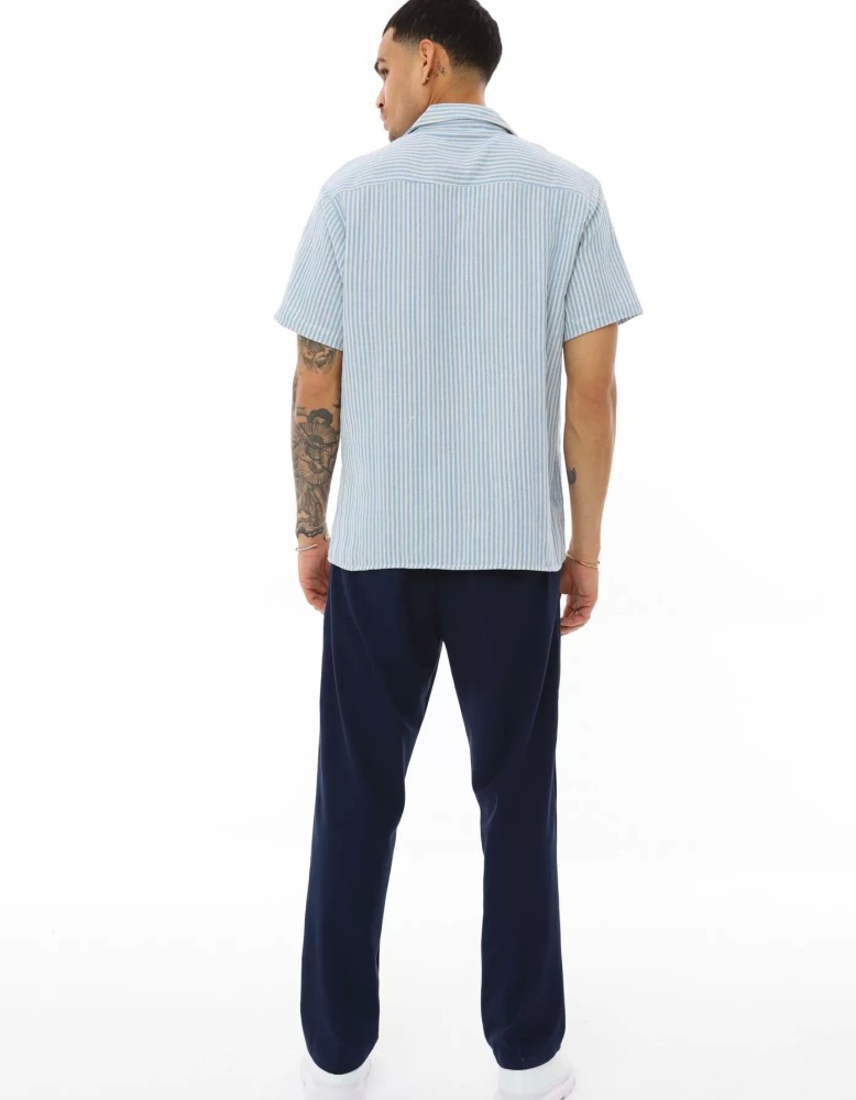 OVERSIZE KALIN ÇİZGİLİ KISA KOLLU GÖMLEK OVERSIZE KALIN ÇİZGİLİ KISA KOLLU GÖMLEK