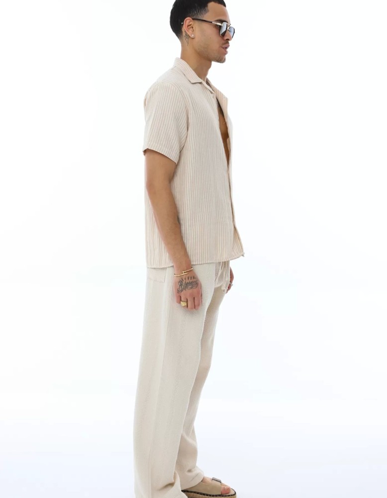 OVERSIZE KALIN ÇİZGİLİ KISA KOLLU GÖMLEK OVERSIZE KALIN ÇİZGİLİ KISA KOLLU GÖMLEK